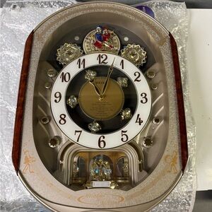 Seiko Musical Wall Clock - Gold and Brown